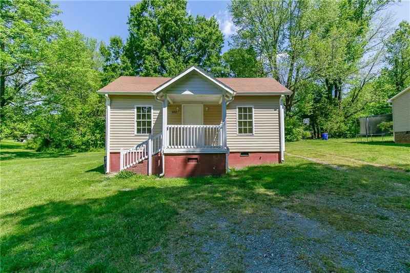 602 W Lee St, Mebane, NC 27302