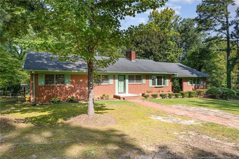 602 W Mcintosh St, Sanford, NC 27330