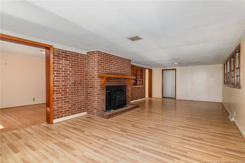602 W Mcintosh St, Sanford, NC 27330