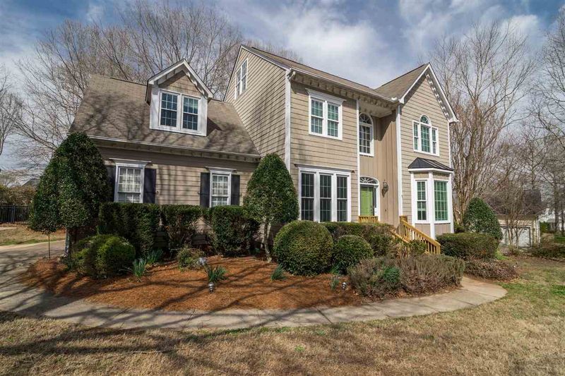 602 Neuse Ridge Dr, Clayton, NC 27527