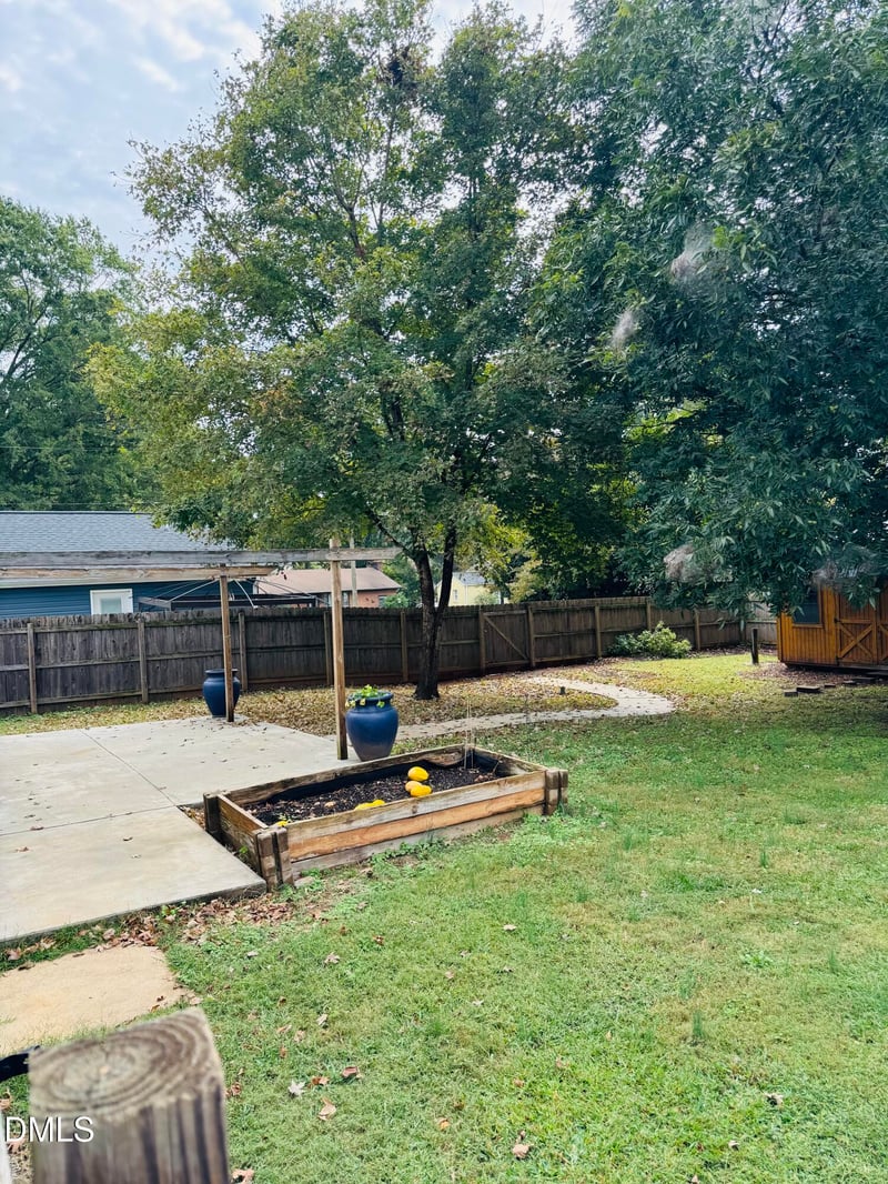 602 Providence Rd, Graham, NC 27253