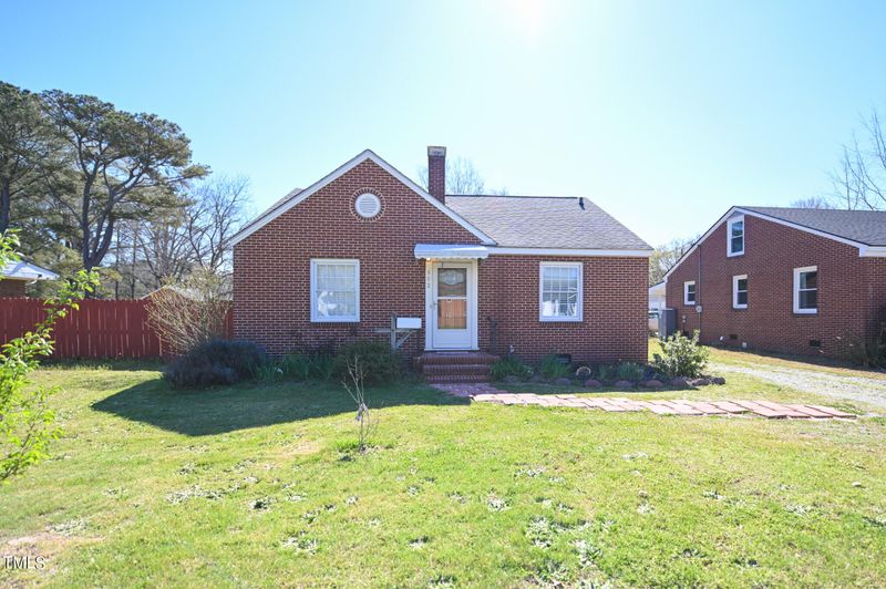 602 N Raiford St, Selma, NC 27576