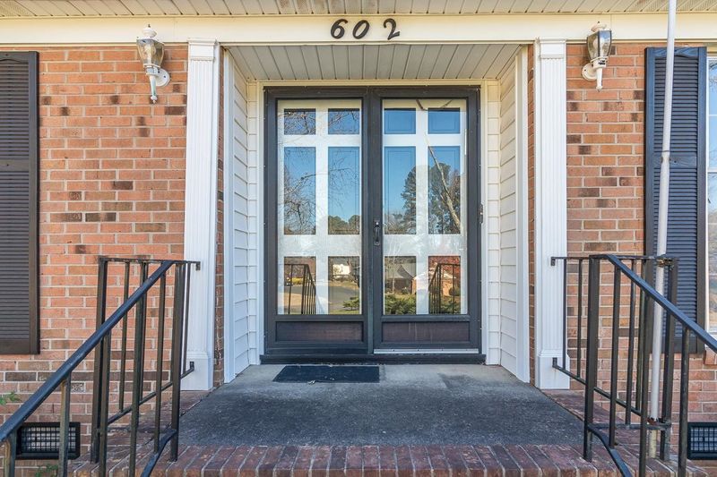 602 Seven Oaks Dr, Durham, NC 27704