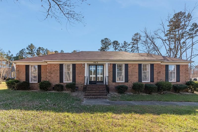 602 Seven Oaks Dr, Durham, NC 27704