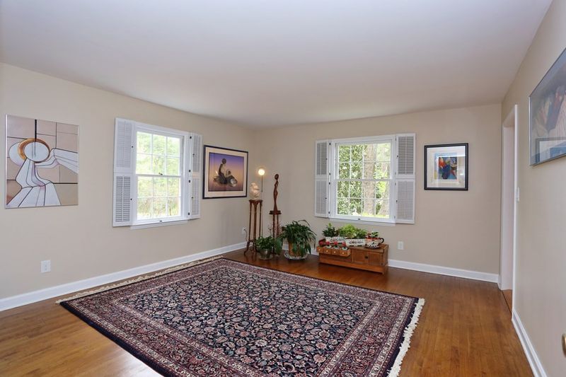 602 Surry Rd, Chapel Hill, NC 27514