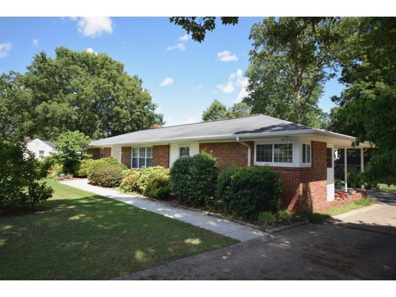 602 Trail Three, Burlington, NC 27215