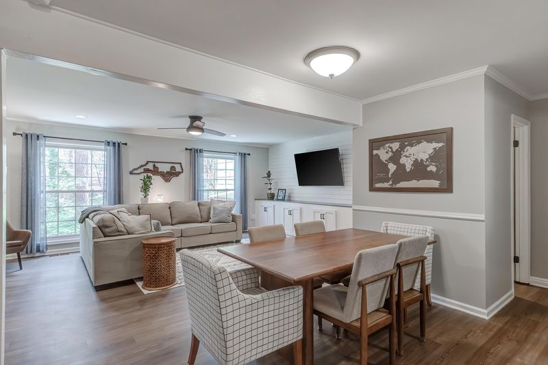 6020 Dixon Dr, Raleigh, NC 27609