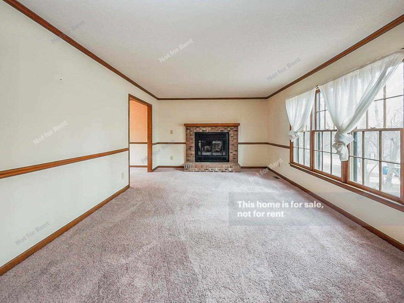 6020 Iris Dr, Raleigh, NC 27612