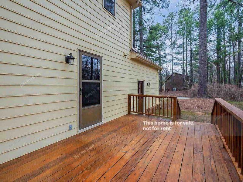 6020 Iris Dr, Raleigh, NC 27612