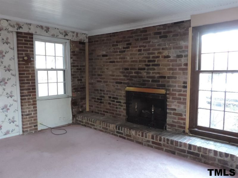 6020 Neuse St, Raleigh, NC 27610