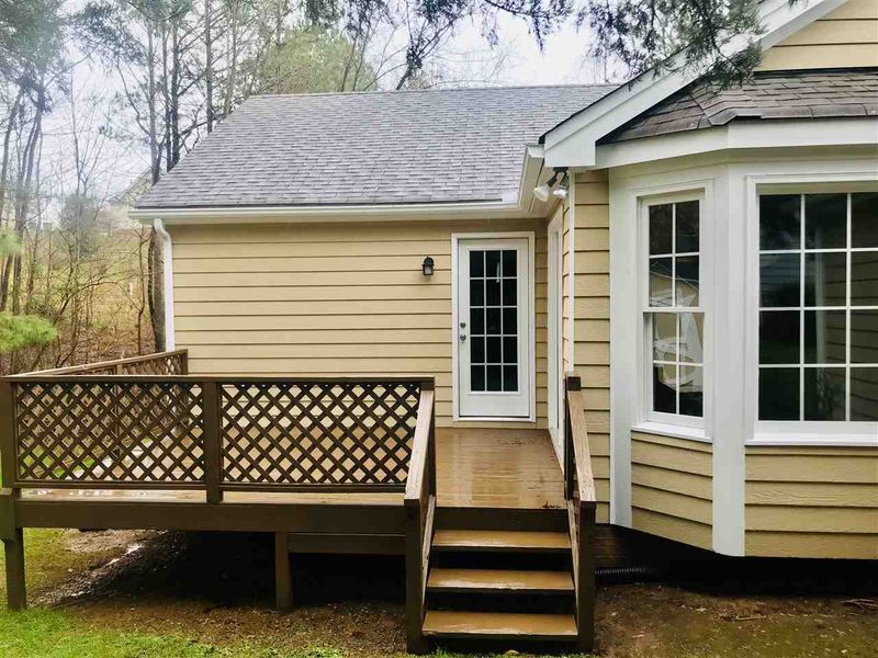 6020 Westborough Dr, Raleigh, NC 27612