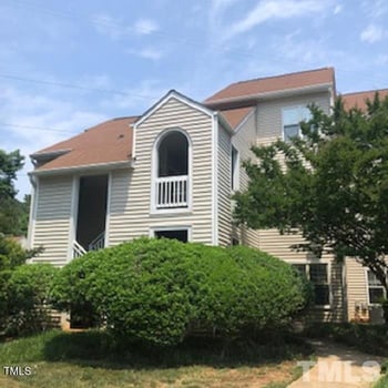 6020 Winterpointe Ln #103, Raleigh, NC 27606