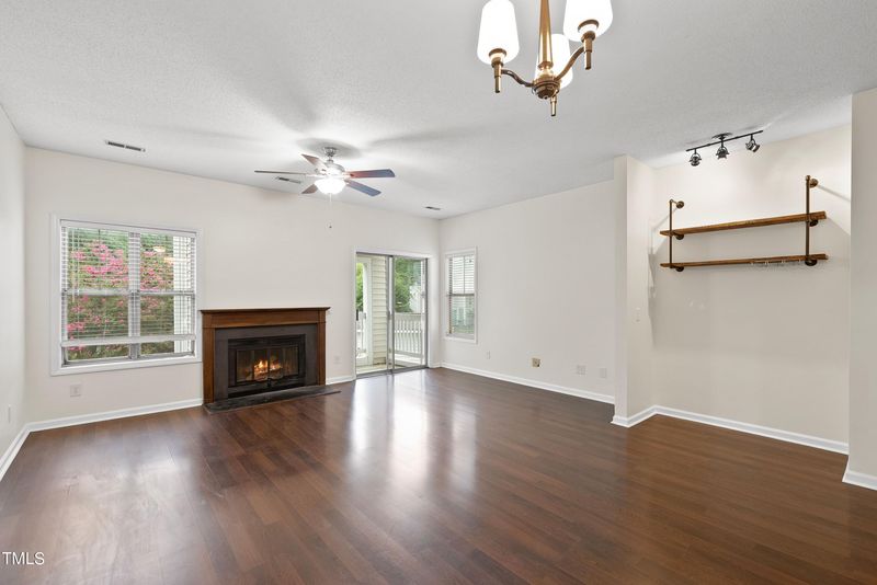 6020 Winterpointe Ln #202, Raleigh, NC 27606