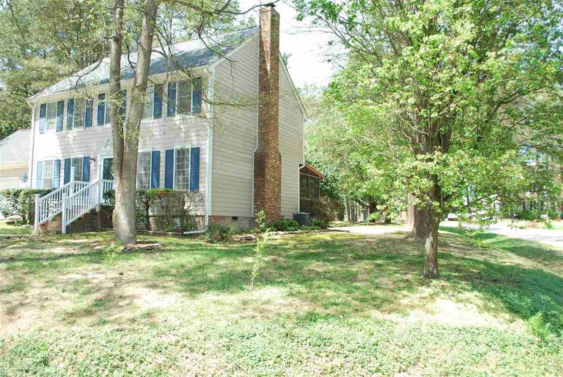 6021 River Landings Dr, Raleigh, NC 27604