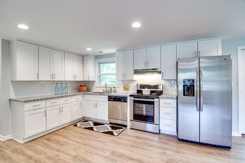 6022 Kelvin Dr, Durham, NC 27712
