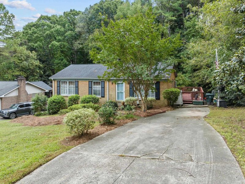 6024 Caledonia St, Raleigh, NC 27609