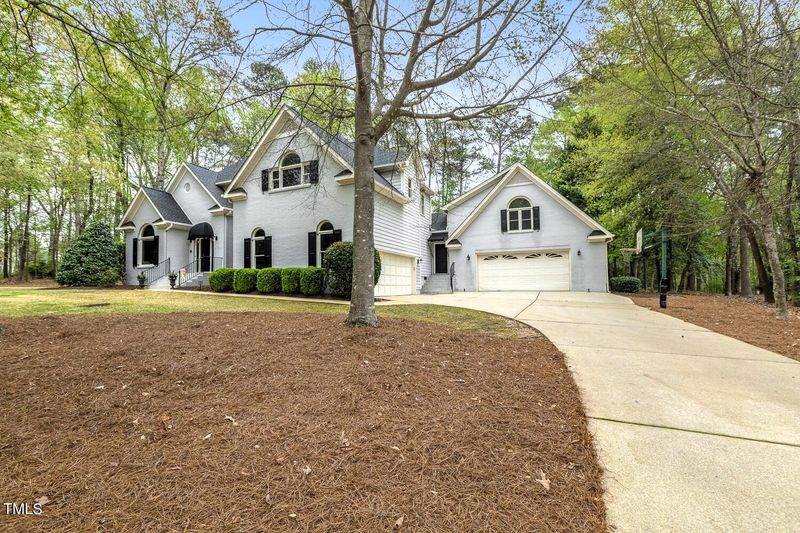 6024 Heatherstone Dr, Raleigh, NC 27606