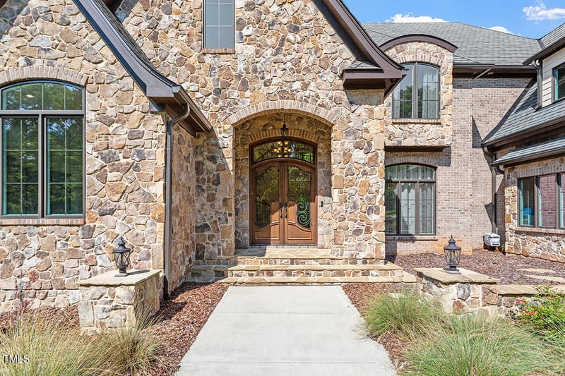 6025 Old Field Dr, Chapel Hill, NC 27514