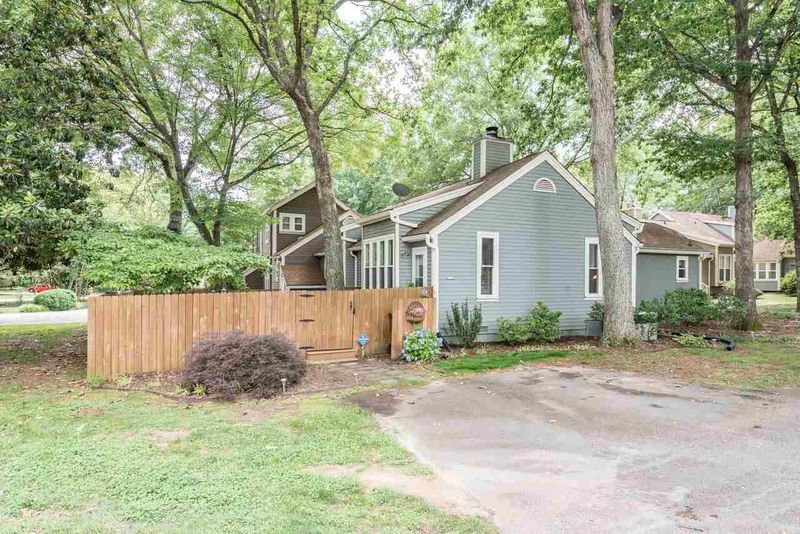 6025 Sentinel Dr, Raleigh, NC 27609