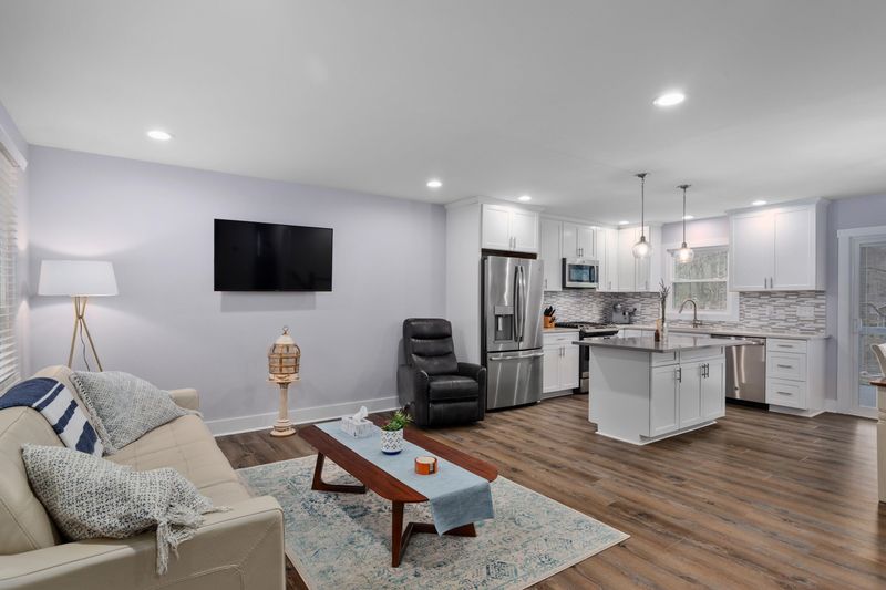 6025 Wintergreen Dr, Raleigh, NC 27609