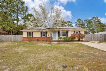 6026 Lexington Dr, Hope Mills, NC 28348