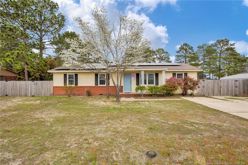 6026 Lexington Dr, Hope Mills, NC 28348