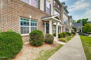 6027 Kentworth Dr, Holly Springs, NC 27540