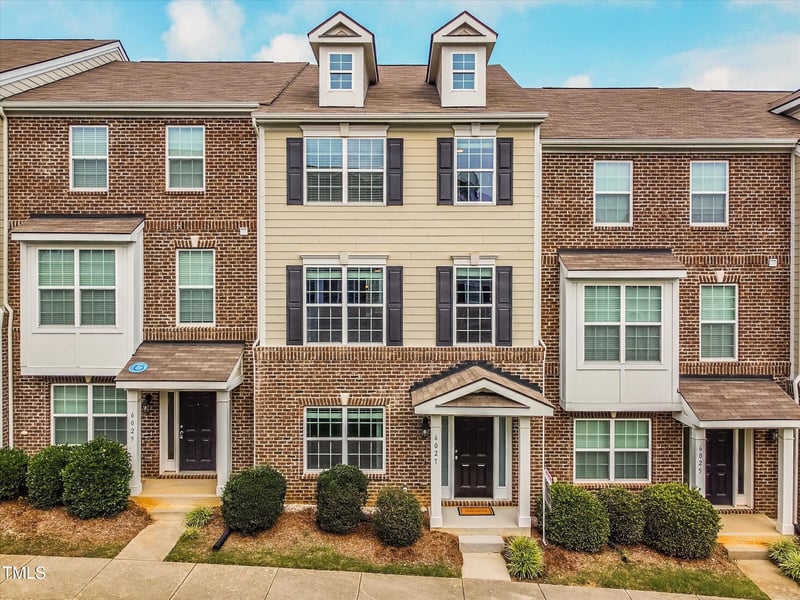6027 Kentworth Dr, Holly Springs, NC 27540