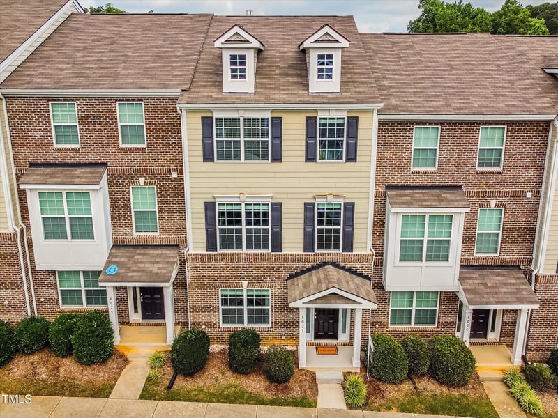 6027 Kentworth Dr, Holly Springs, NC 27540