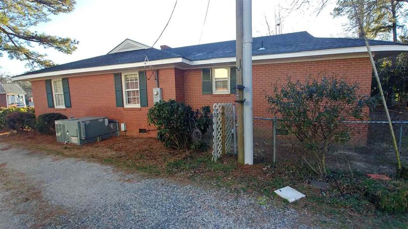 603 W Church St, Benson, NC 27504