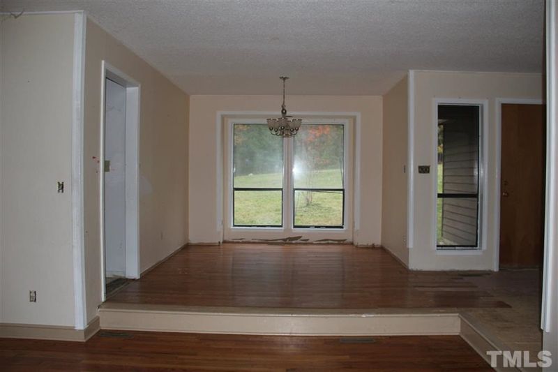 603 Homeplace Dr, Chapel Hill, NC 27514