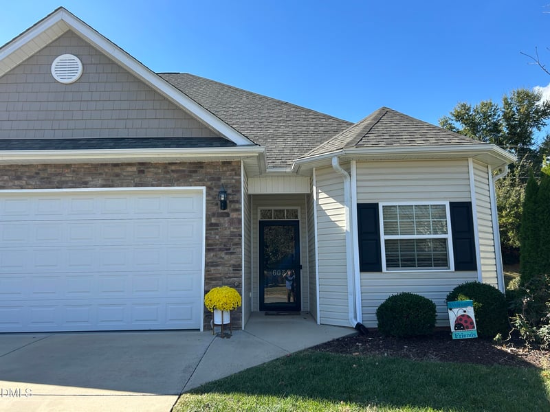 603 Village Lake Dr, Mebane, NC 27302