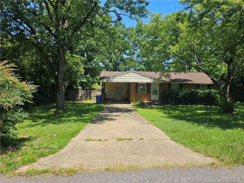 6030 Amstead Ave, Fayetteville, NC 28314