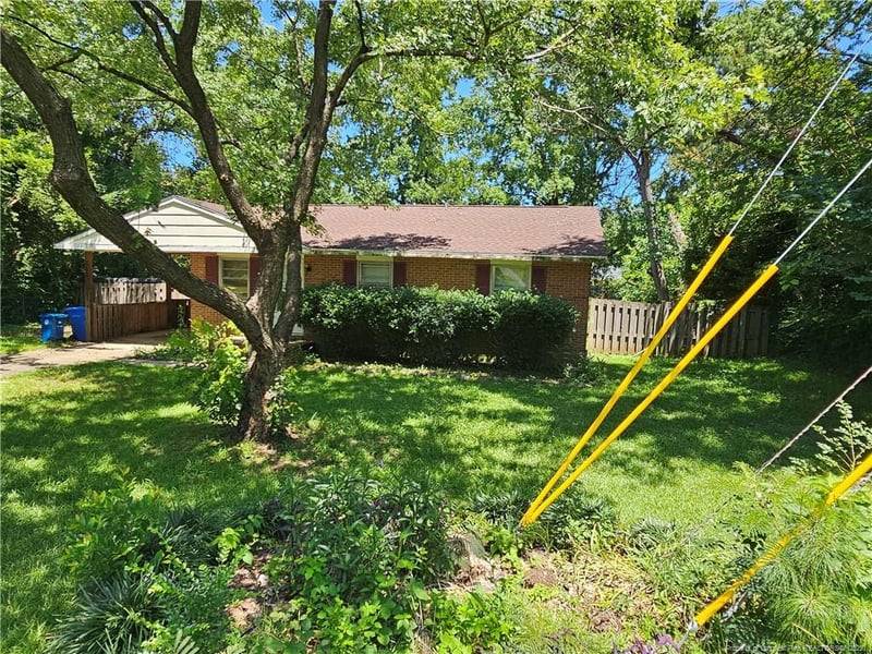 6030 Amstead Ave, Fayetteville, NC 28314