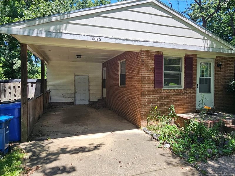 6030 Amstead Ave, Fayetteville, NC 28314