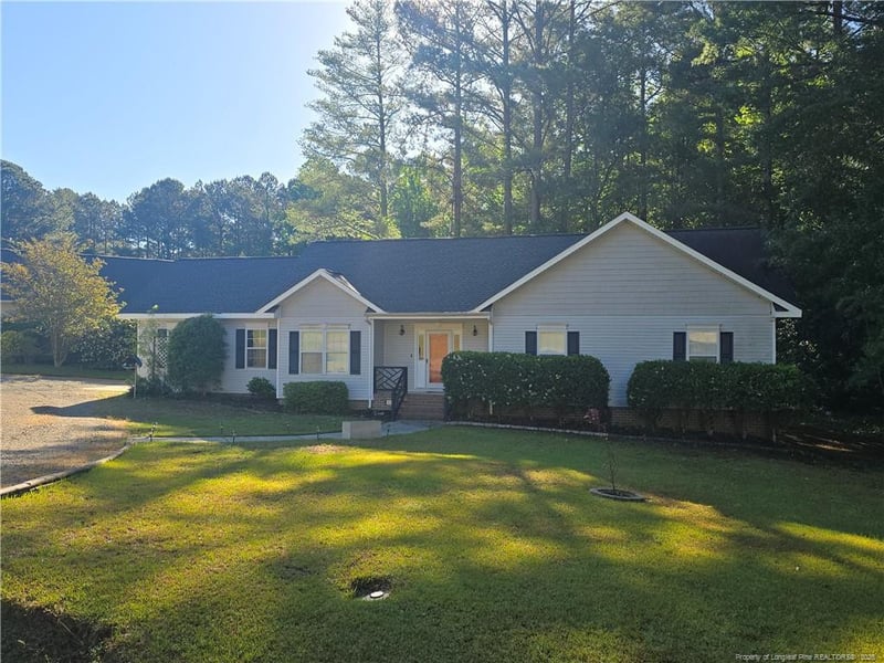 6030 Saint Andrews Dr, Sanford, NC 27332