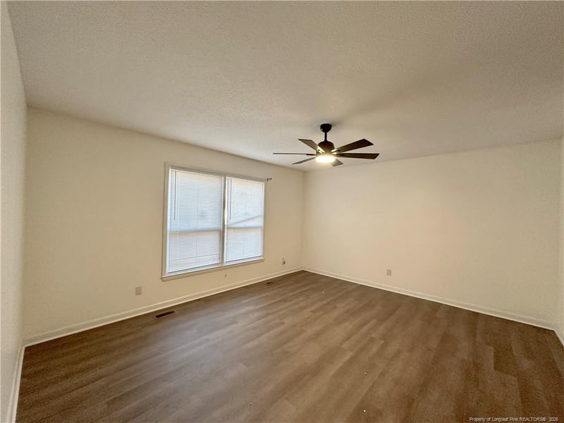 6031 Harmon Pl, Fayetteville, NC 28314