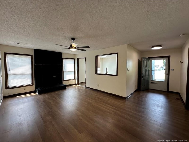 6031 Harmon Pl, Fayetteville, NC 28314