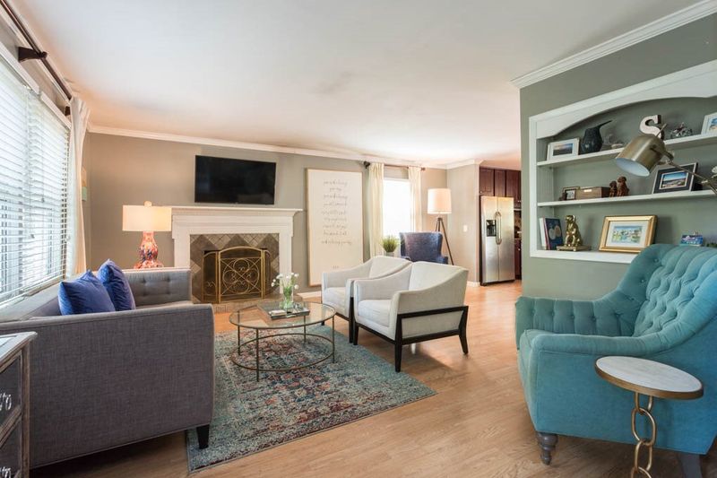 6031 Stratton Pl, Raleigh, NC 27609