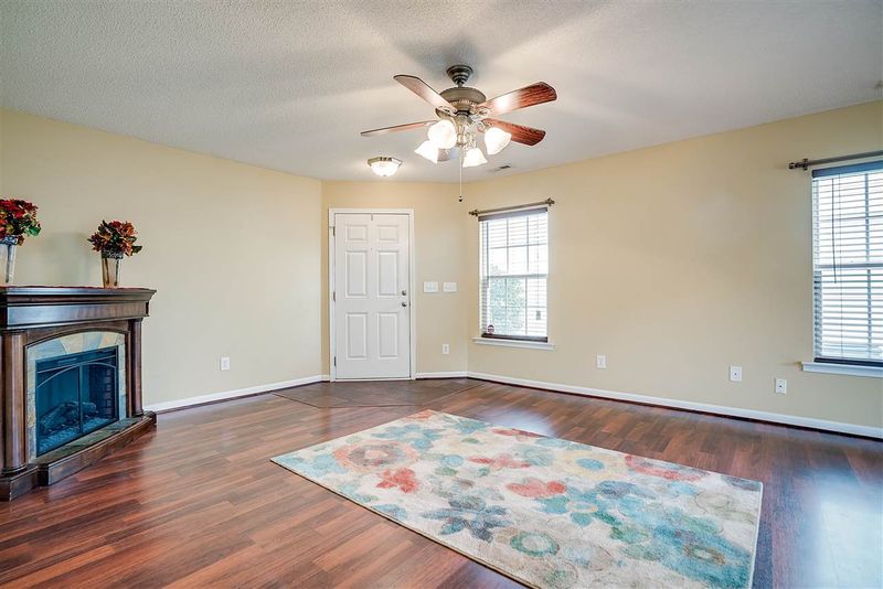 6033 Ladish Ln, Raleigh, NC 27610