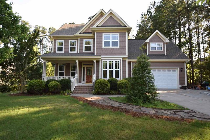 6033 Spicewood Dr, Fuquay Varina, NC 27526