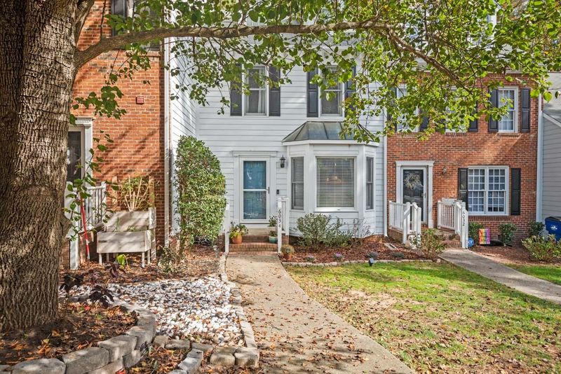 6034 Epping Forest Dr, Raleigh, NC 27613