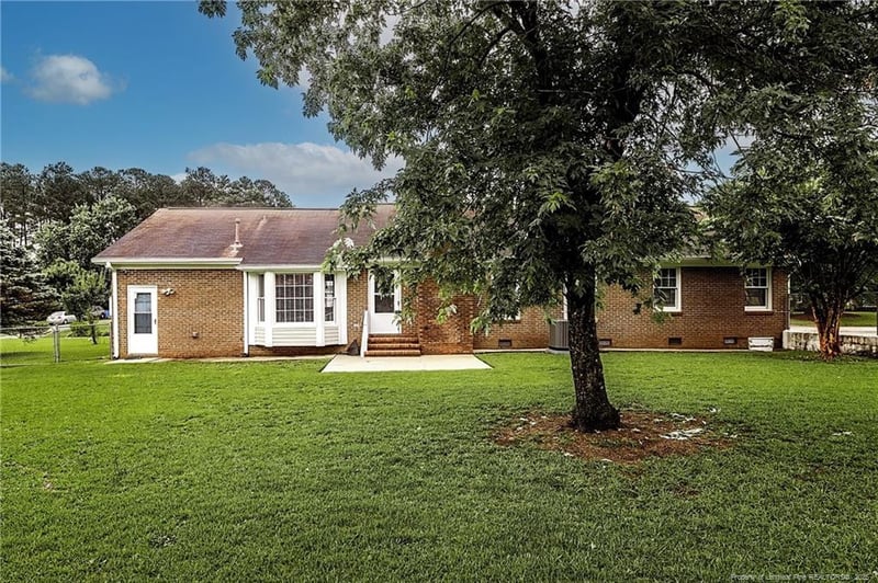6036 Lakeway Dr, Fayetteville, NC 28306