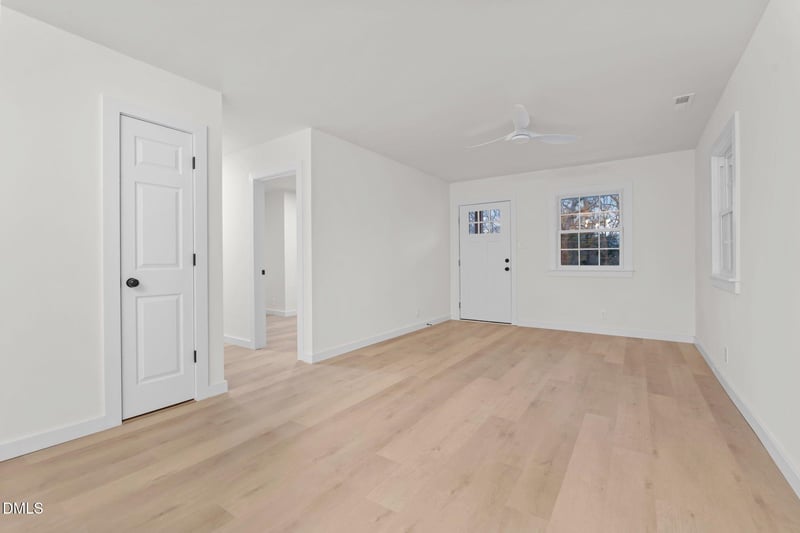 6037 Dahlgren Ave, Fayetteville, NC 28314