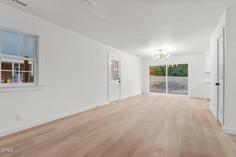 6037 Dahlgren Ave, Fayetteville, NC 28314