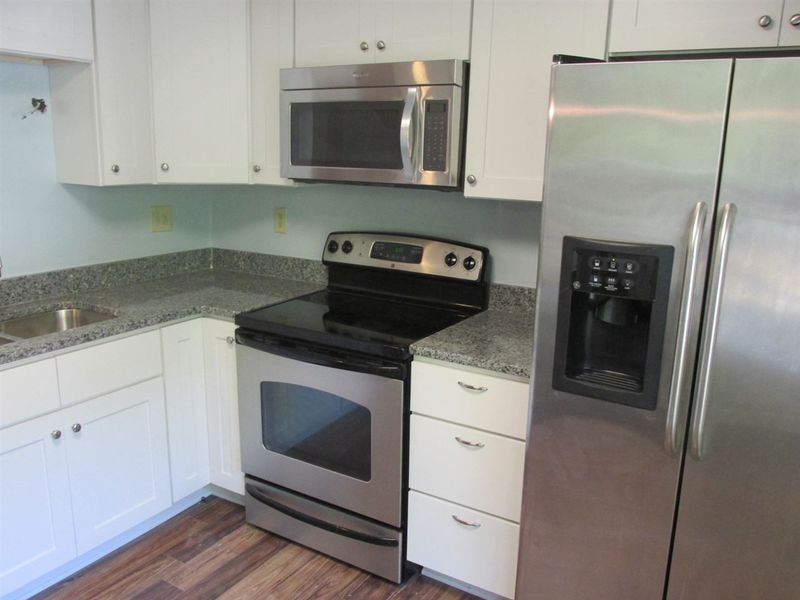 6039 Dixon Dr, Raleigh, NC 27609