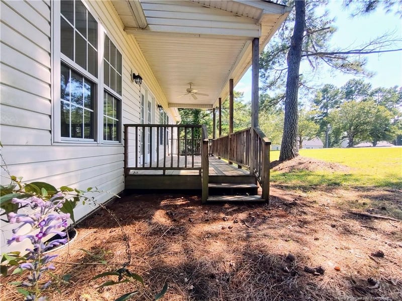 6039 Saint Andrews Dr, Sanford, NC 27332