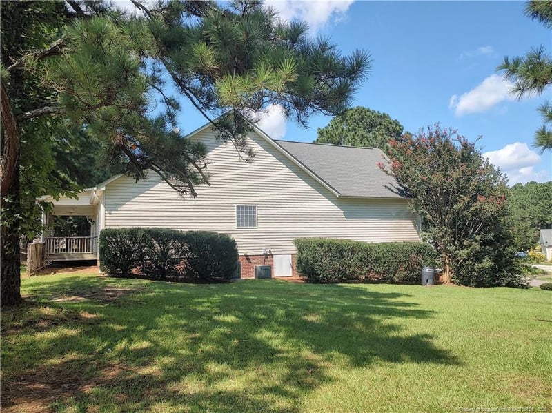 6039 Saint Andrews Dr, Sanford, NC 27332