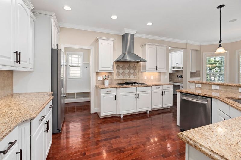 604 Albion Pl, Cary, NC 27519