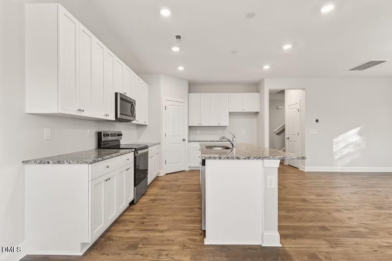 604 Barrington Row Ave, Zebulon, NC 27597